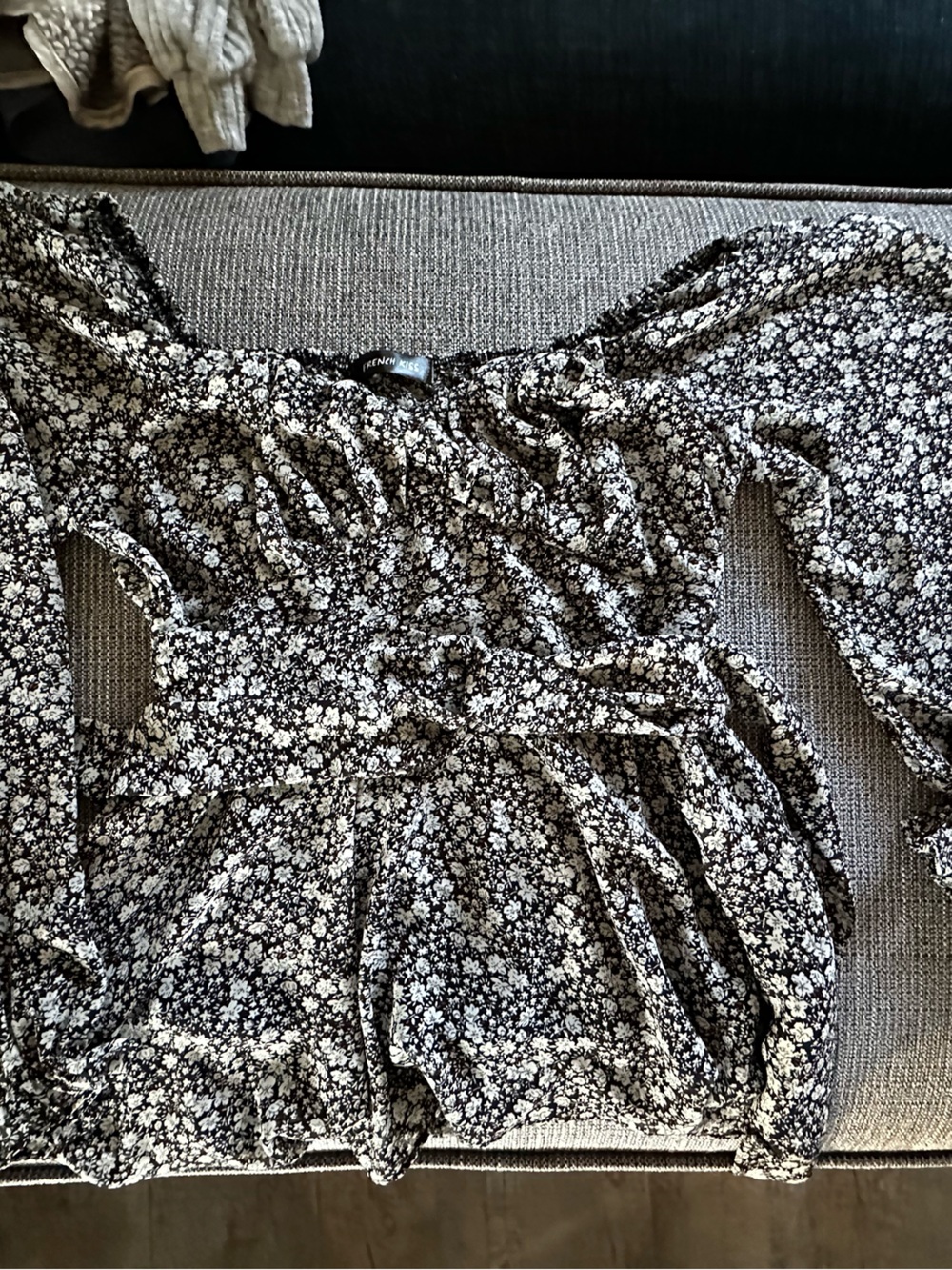 french kyss Black and White Floral Long-Sleeve Tie-Waist Dress
